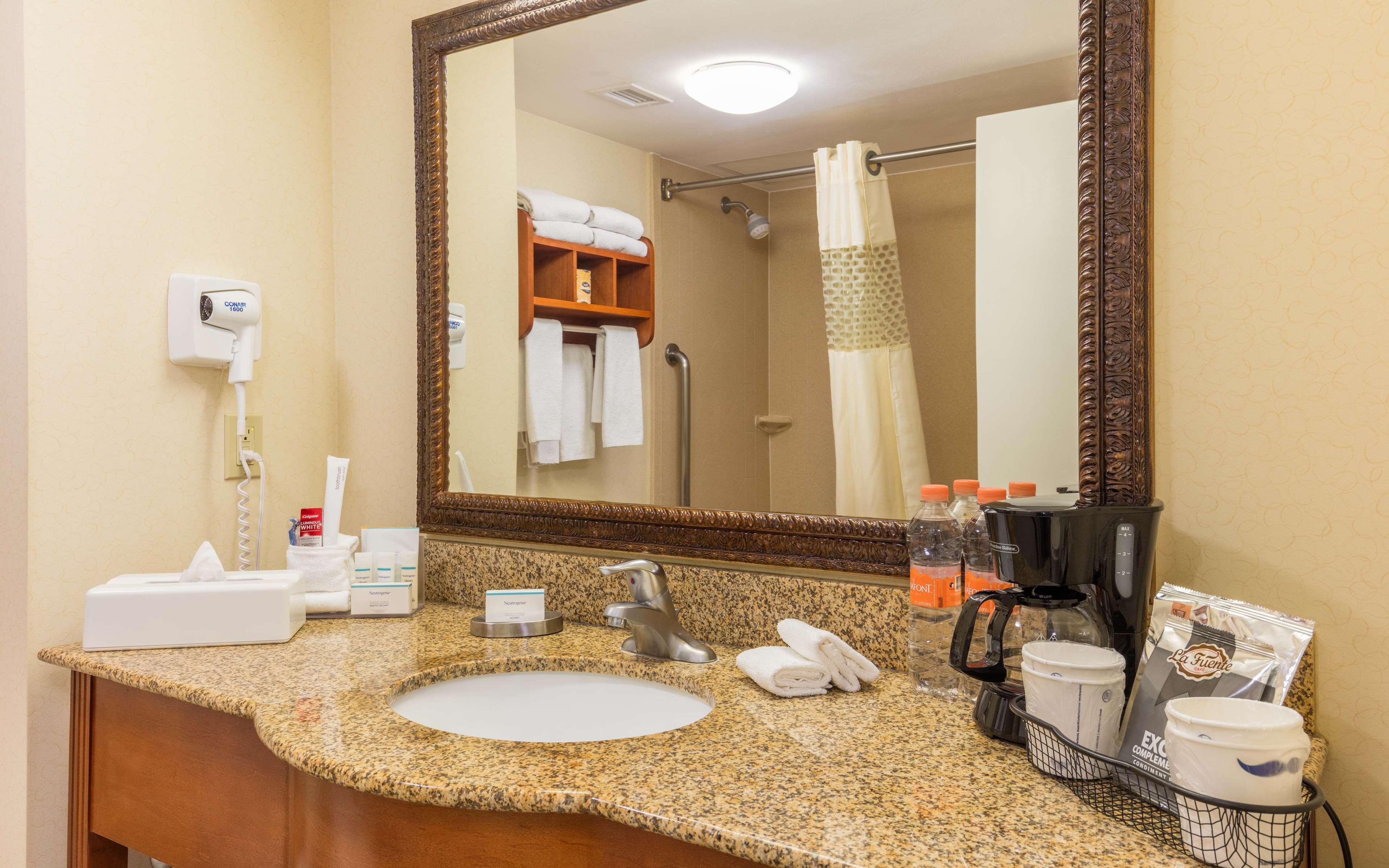 Hotel Hampton By Hilton Queretaro Tecnologico Extérieur photo