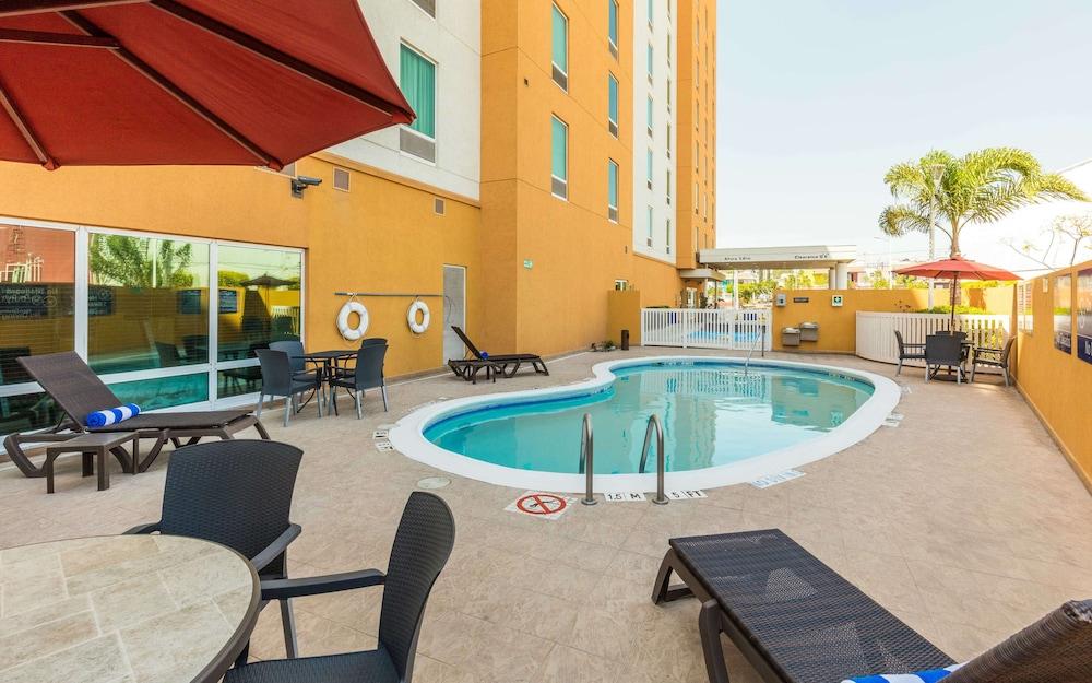 Hotel Hampton By Hilton Queretaro Tecnologico Extérieur photo