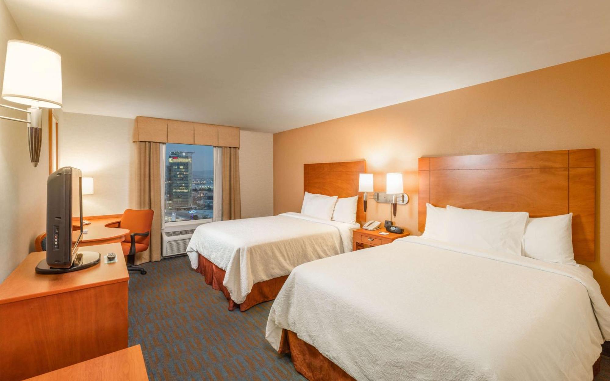 Hotel Hampton By Hilton Queretaro Tecnologico Extérieur photo