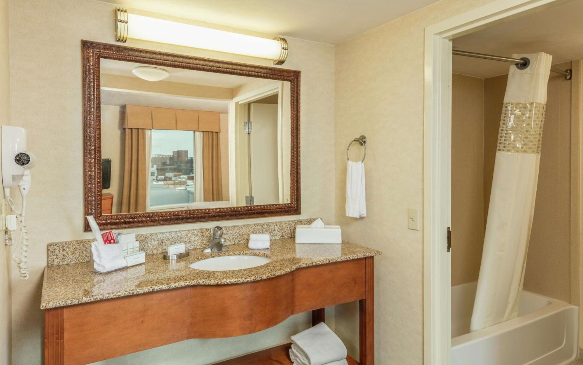 Hotel Hampton By Hilton Queretaro Tecnologico Extérieur photo