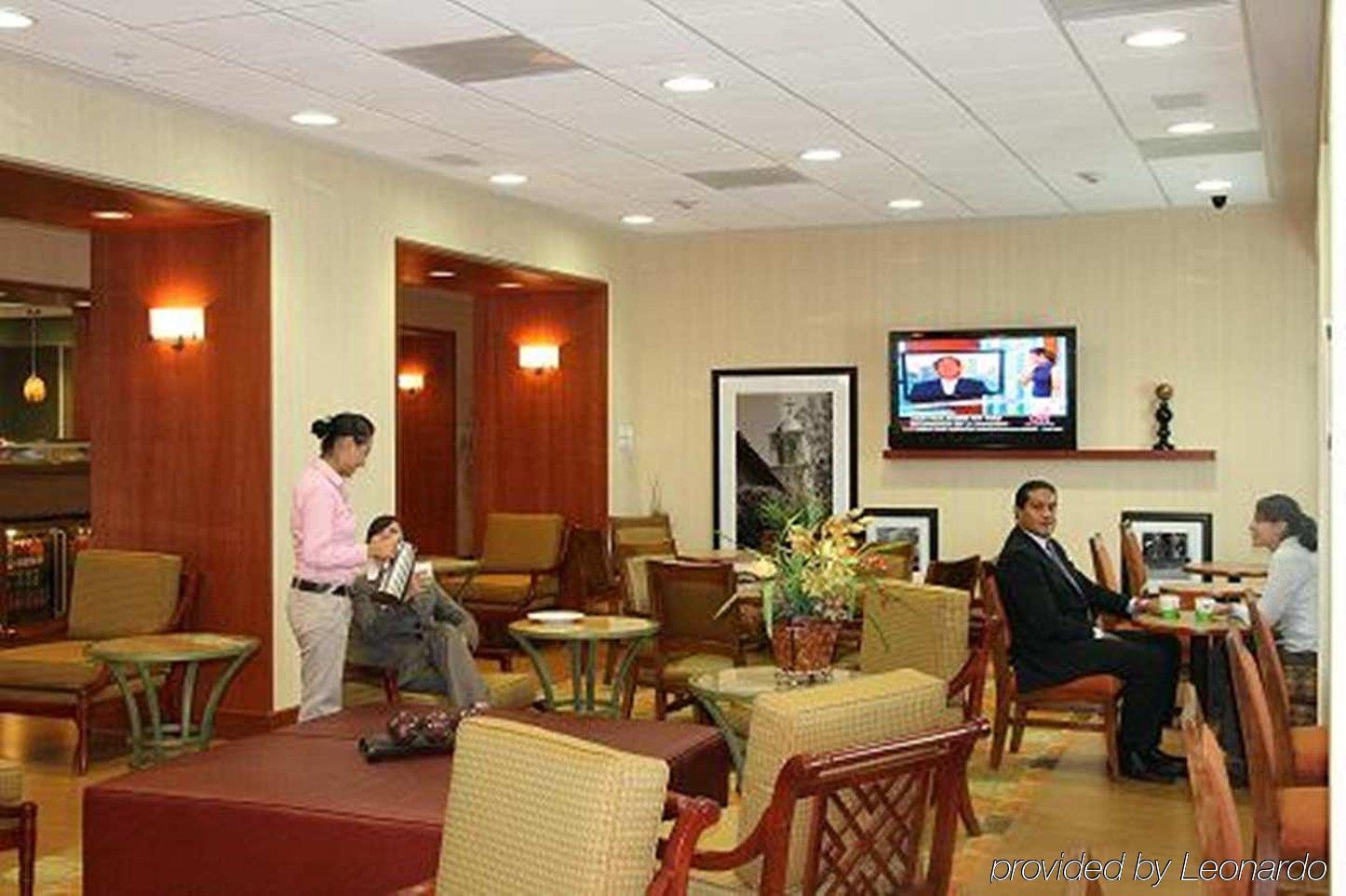 Hotel Hampton By Hilton Queretaro Tecnologico Restaurant photo