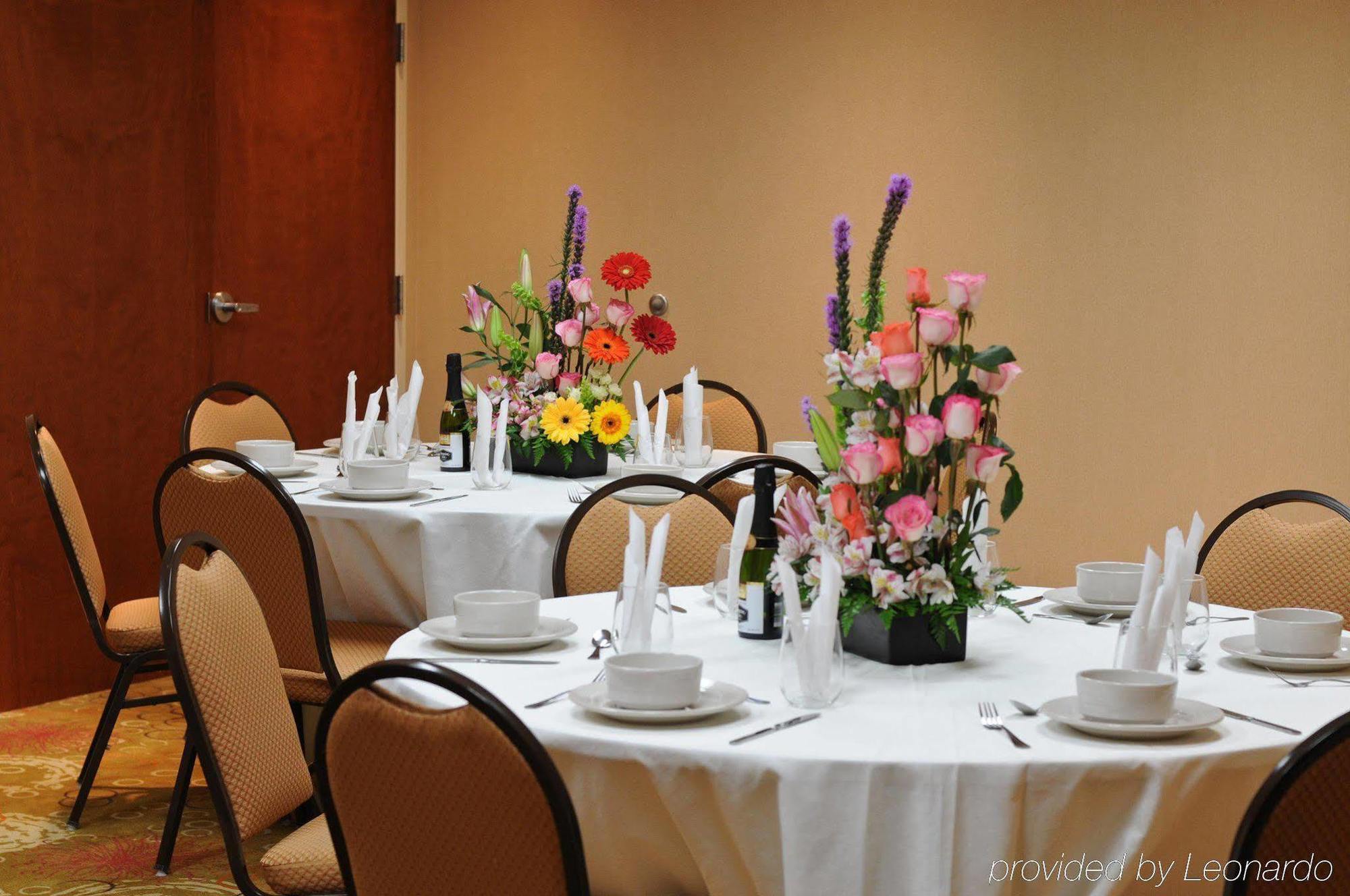 Hotel Hampton By Hilton Queretaro Tecnologico Restaurant photo